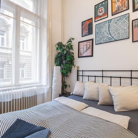 Gellerico Rooms At Rakoczi Square Budapest Exterior photo