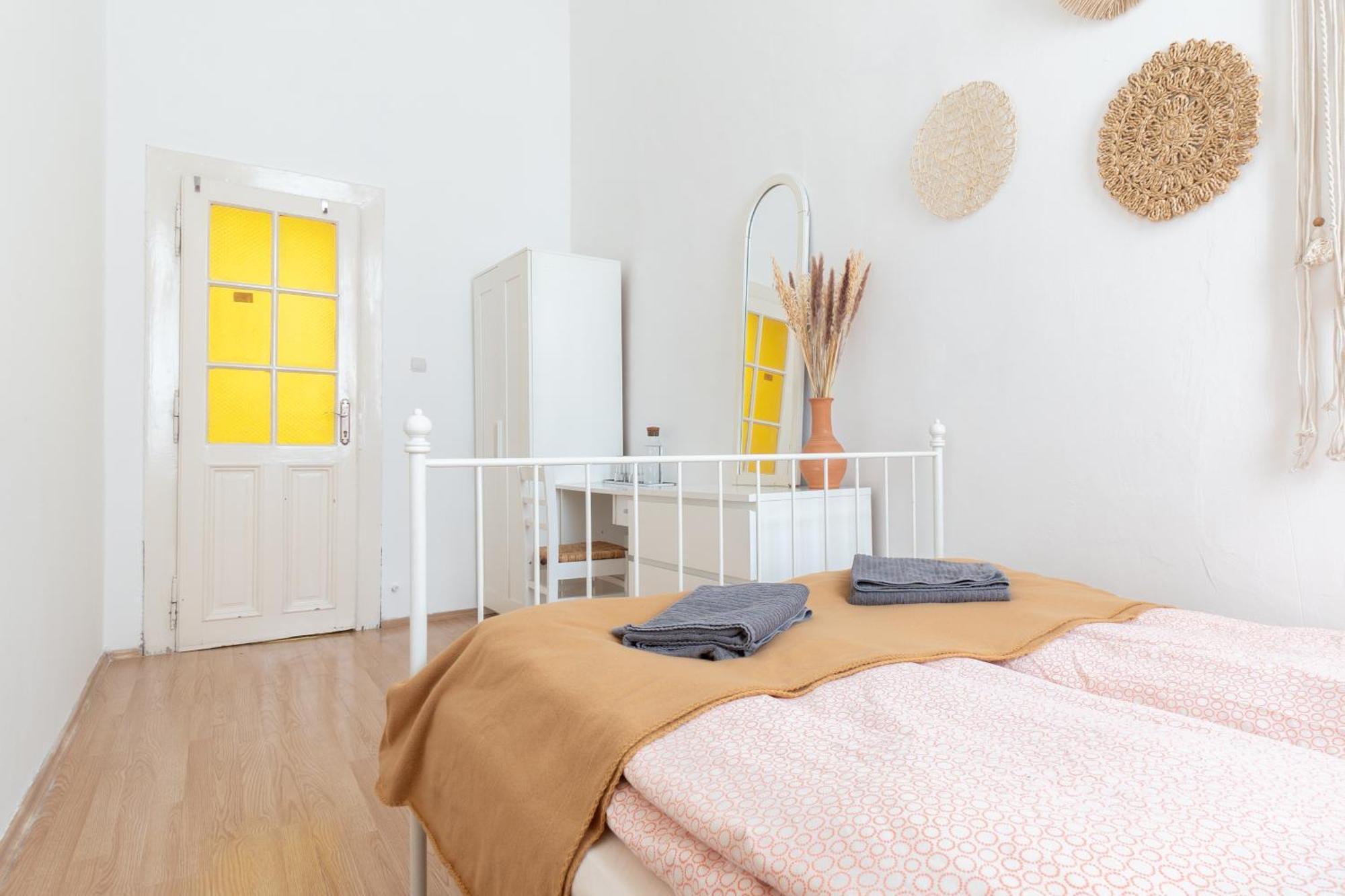 Gellerico Rooms At Rakoczi Square Budapest Exterior photo