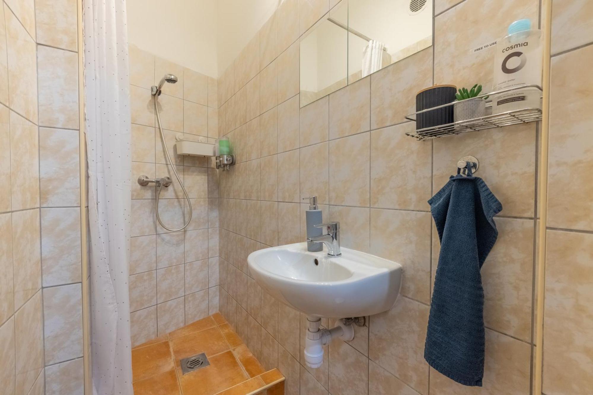Gellerico Rooms At Rakoczi Square Budapest Exterior photo