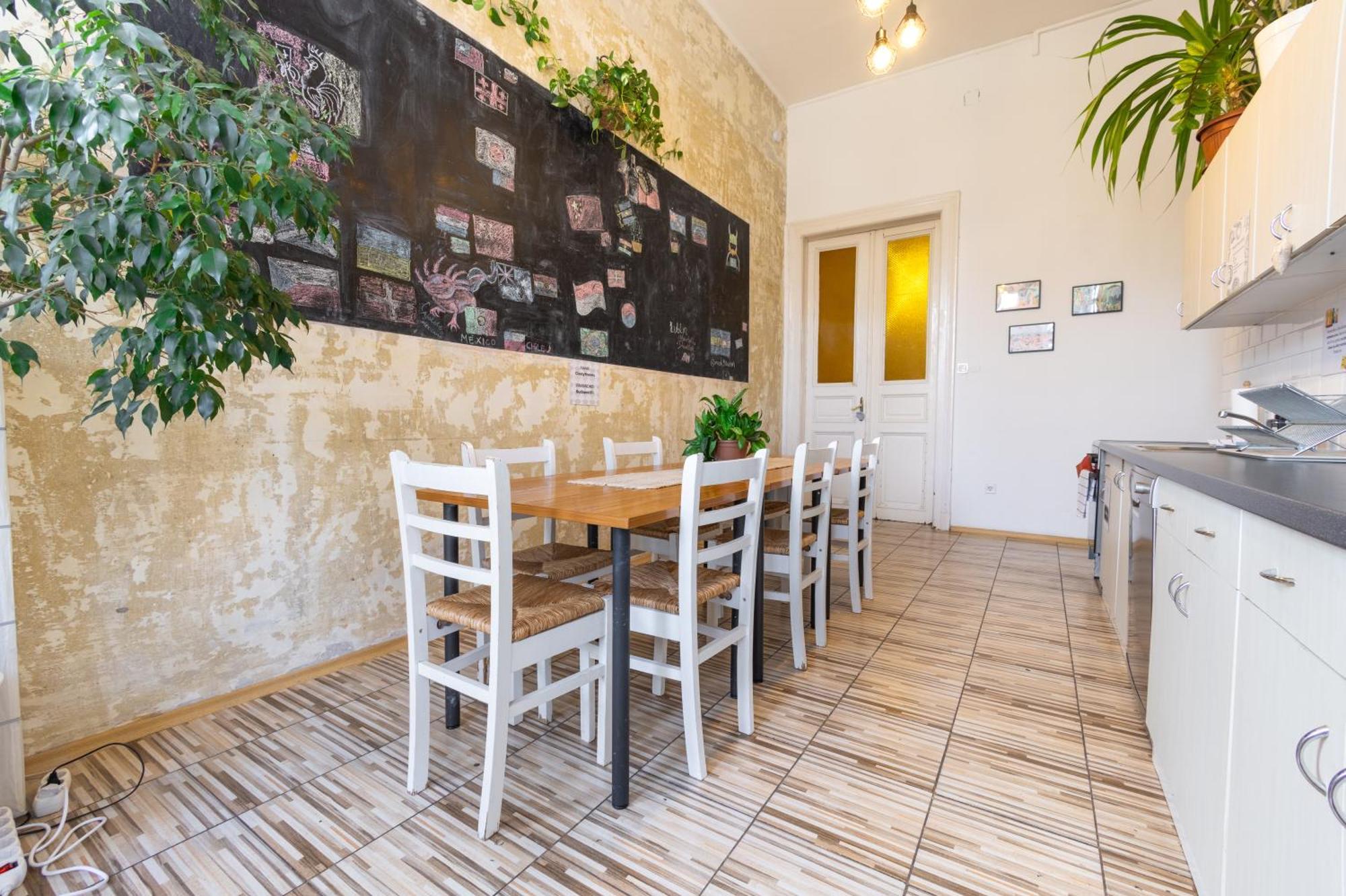 Gellerico Rooms At Rakoczi Square Budapest Exterior photo