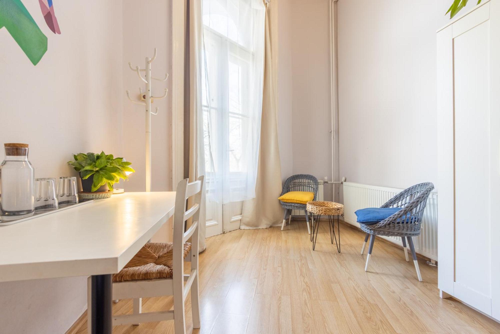Gellerico Rooms At Rakoczi Square Budapest Exterior photo
